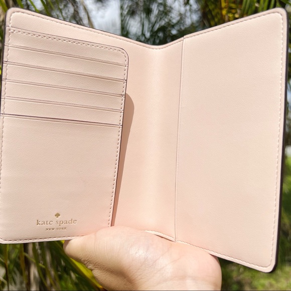 Kate Spade Honeycrisp Apple Passport Holder Pink Multi ID Card Case - Picture 2 of 2
